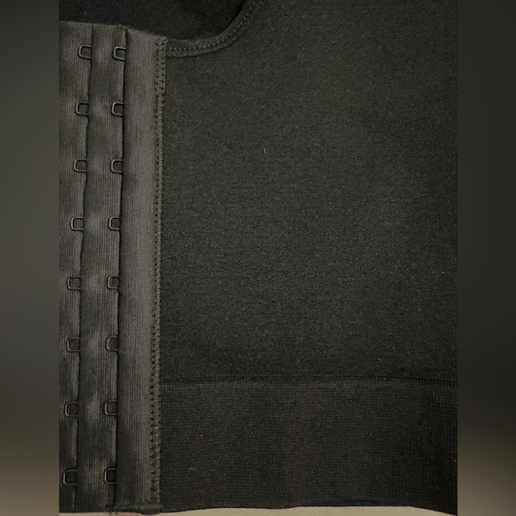 Woman’s Black Compression Crop Top with Front Hook and Eye 3/4 Sleeves  … - Picture 5 of 5